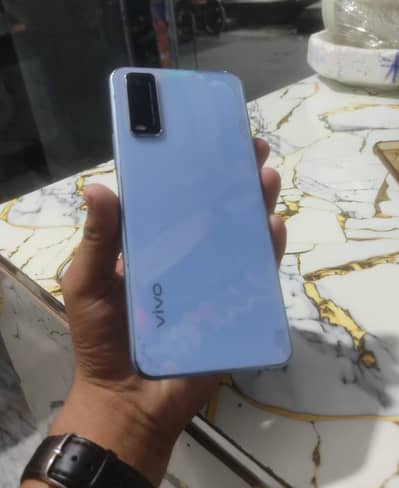 Vivo V21