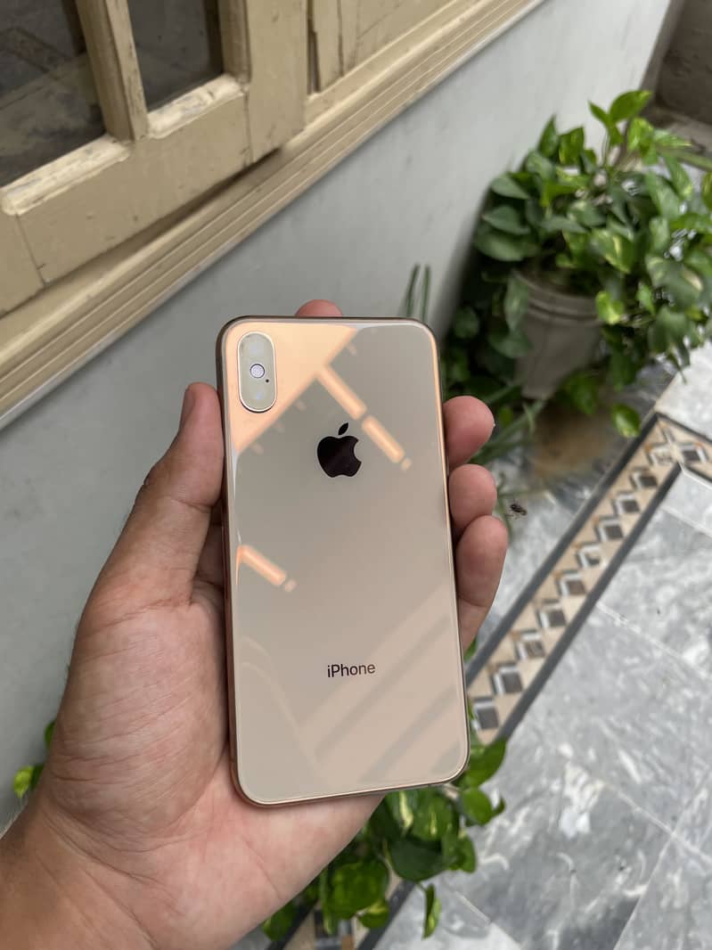 Apple iPhone XS 3
