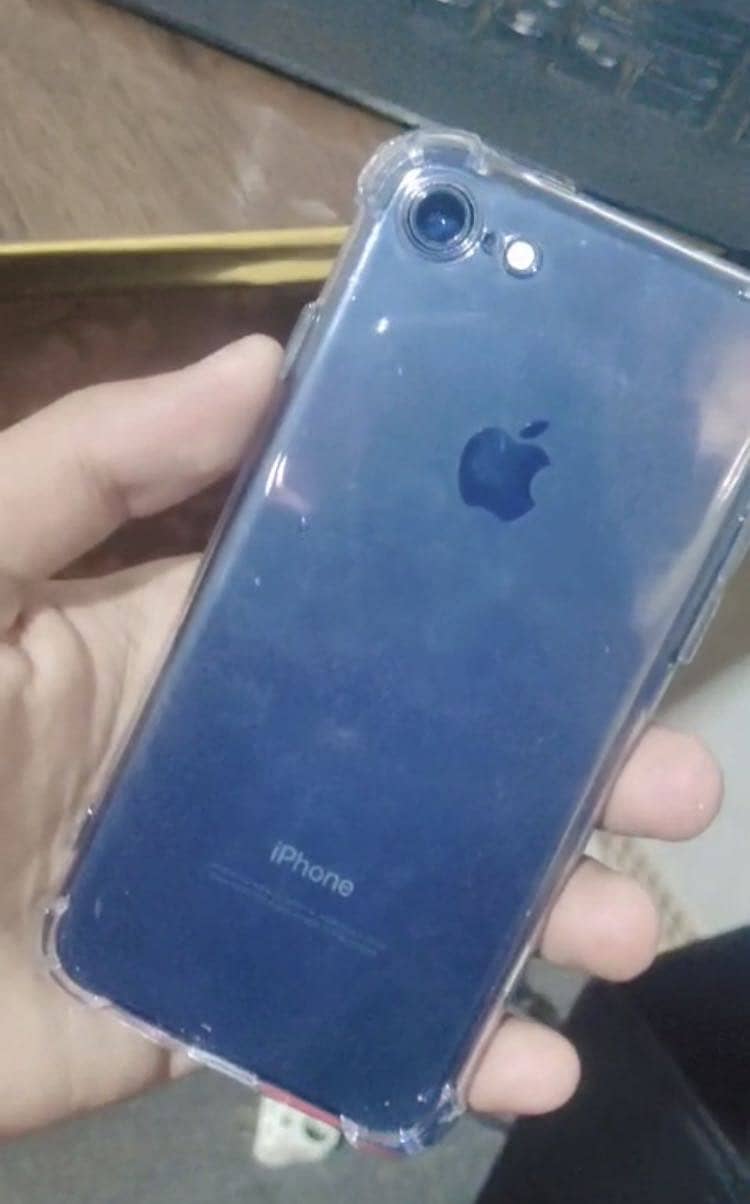 Apple iPhone 7 2