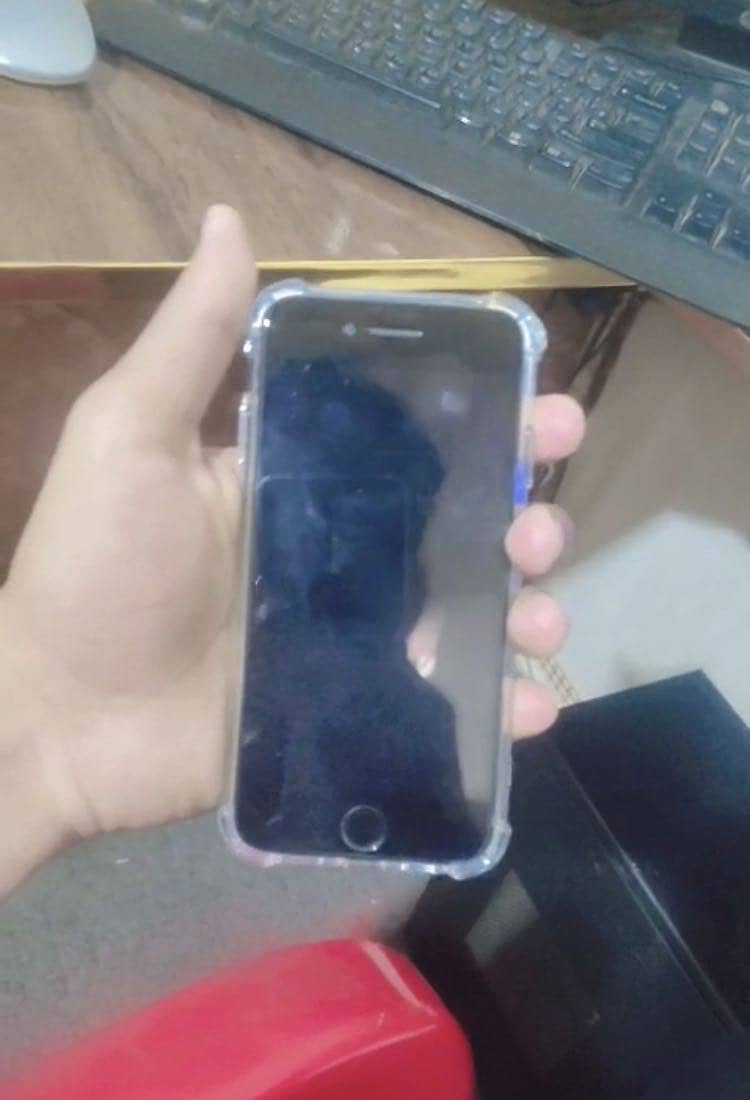 Apple iPhone 7 3