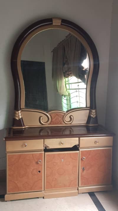 Bed sitables and dressing