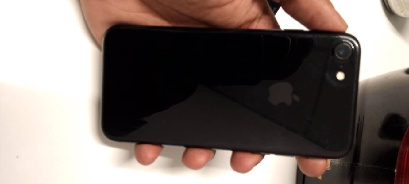 Apple iPhone 7 2