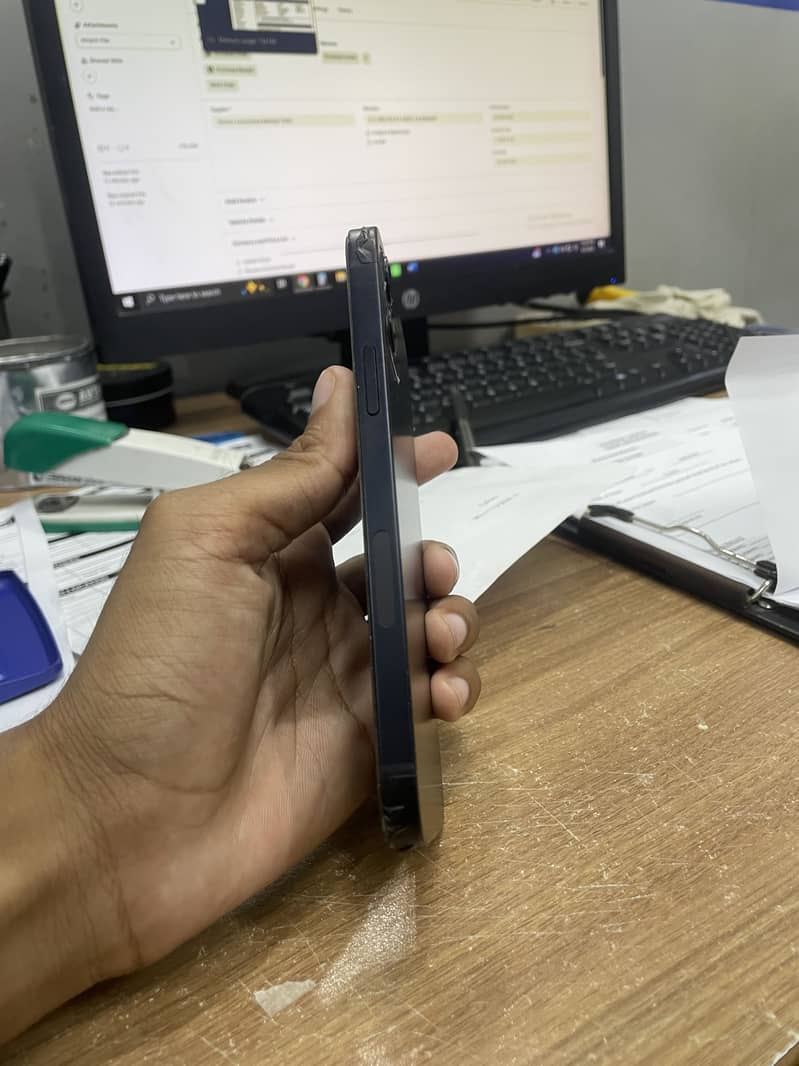 Apple iPhone 12 2