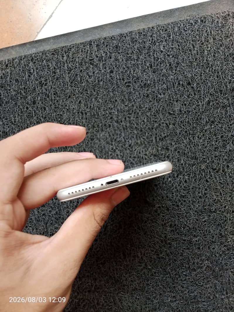Apple iPhone 8 Plus 2