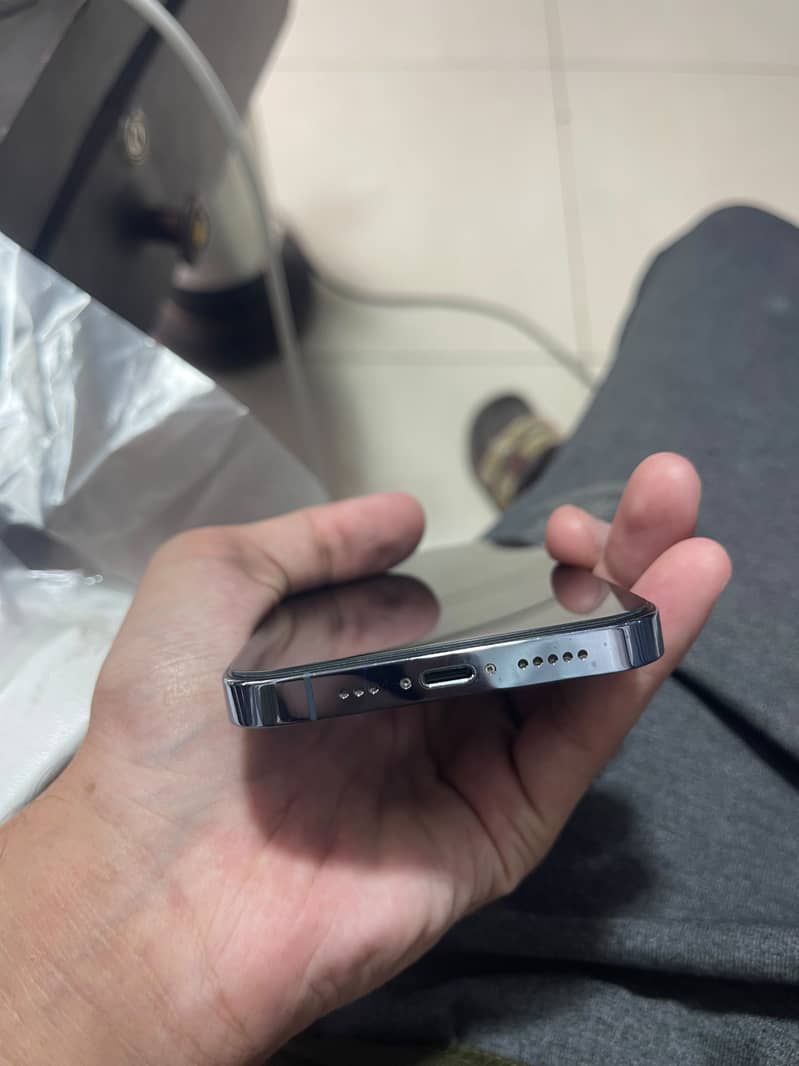 Apple iPhone 13 Pro 1