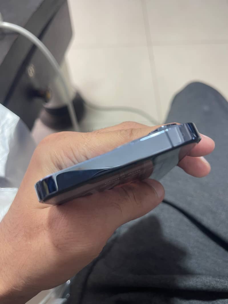 Apple iPhone 13 Pro 4