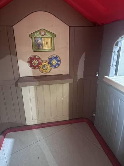 Kids play house