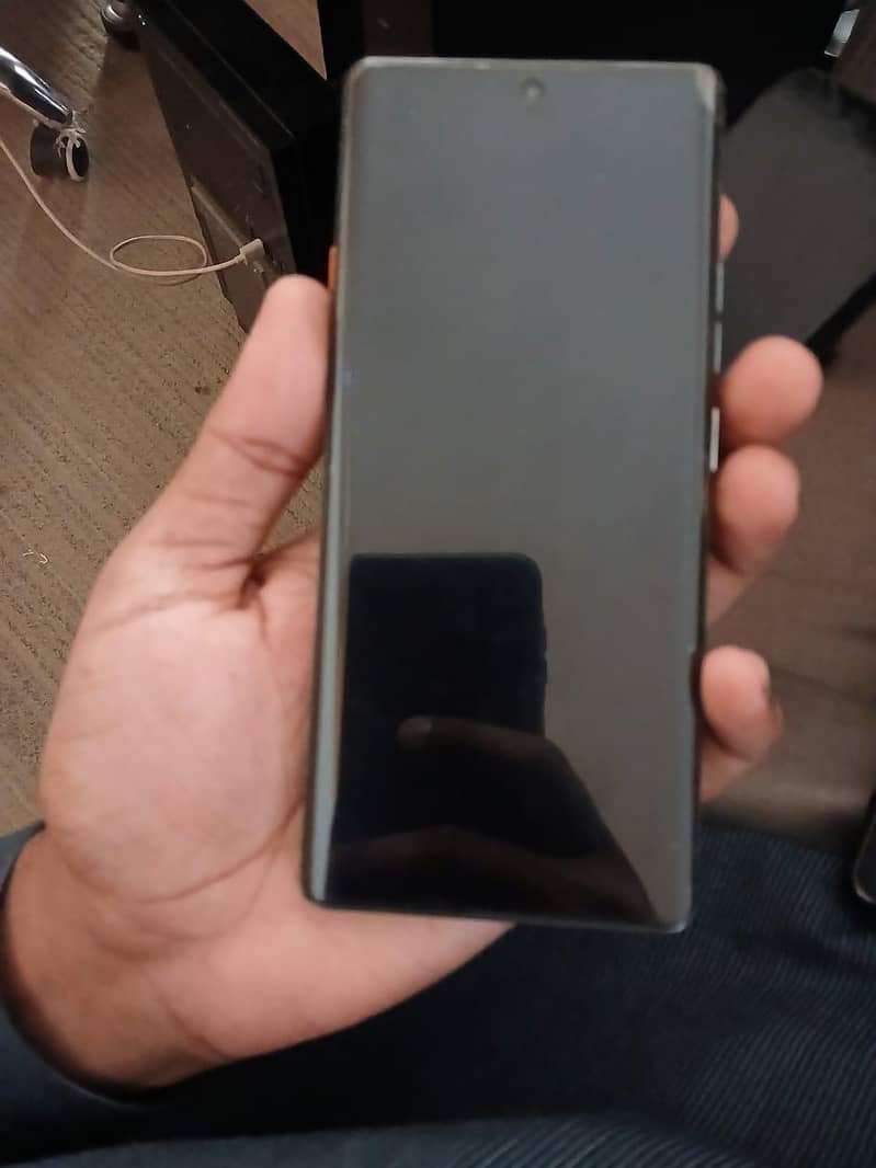 Tecno CAMON 40 Pro 1