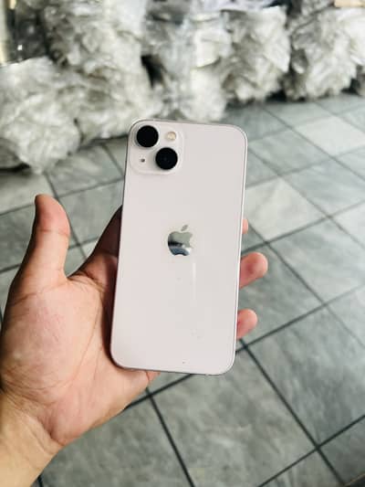 Apple iPhone 13
