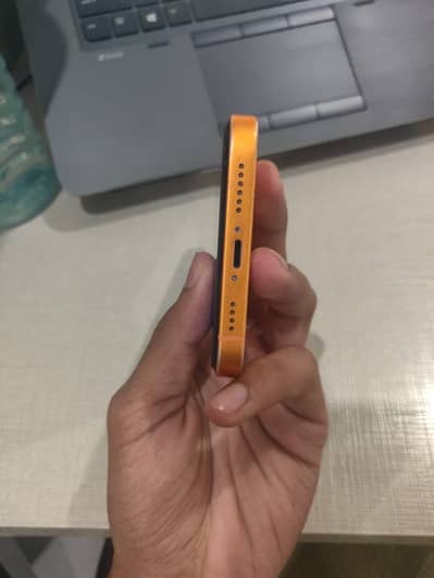 Apple iPhone XR convert 17 pro
