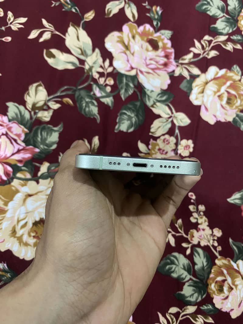 Apple iPhone 12 3