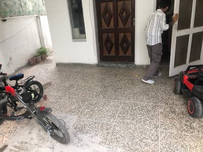 8 Marla House Available For Sale In New Lalazar