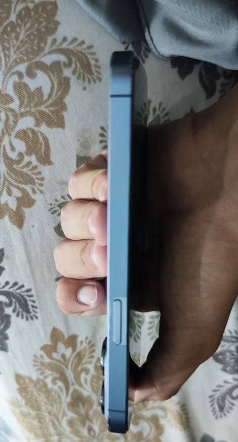 Apple iPhone 13 Pro 2
