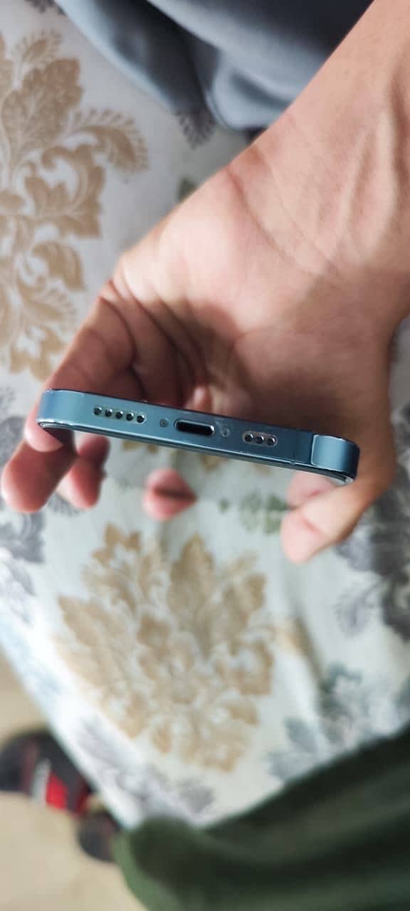 Apple iPhone 13 Pro 4
