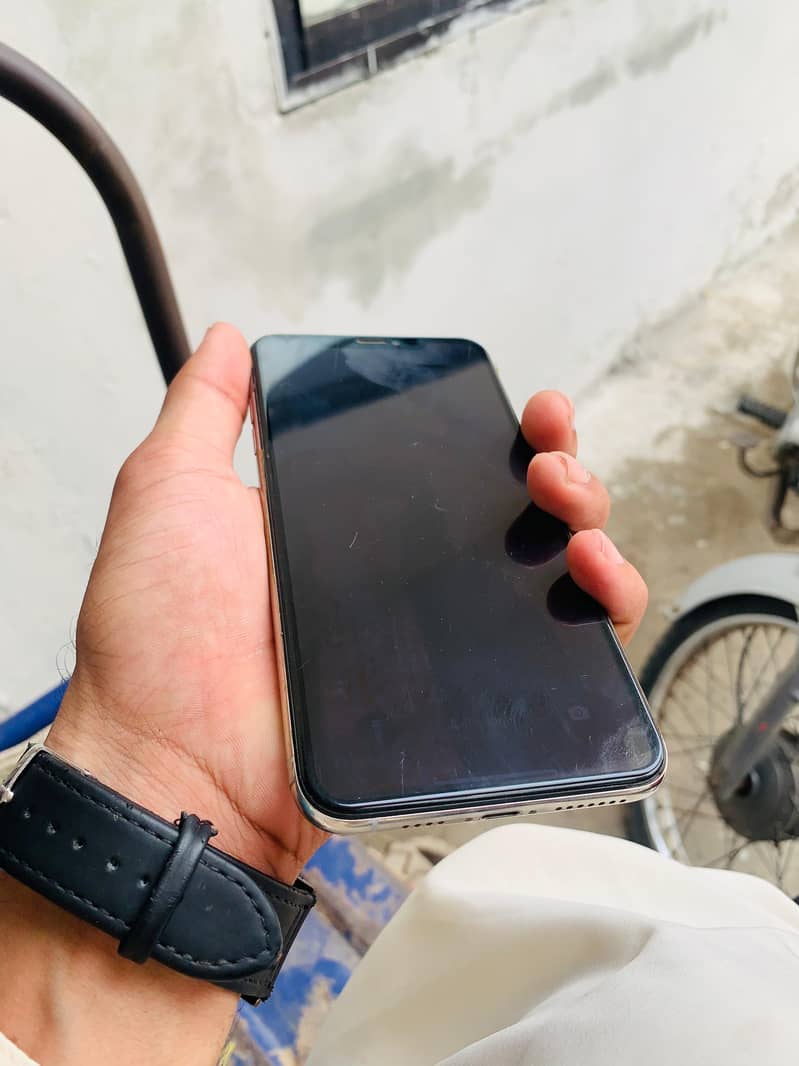 Apple iPhone XS Max 0