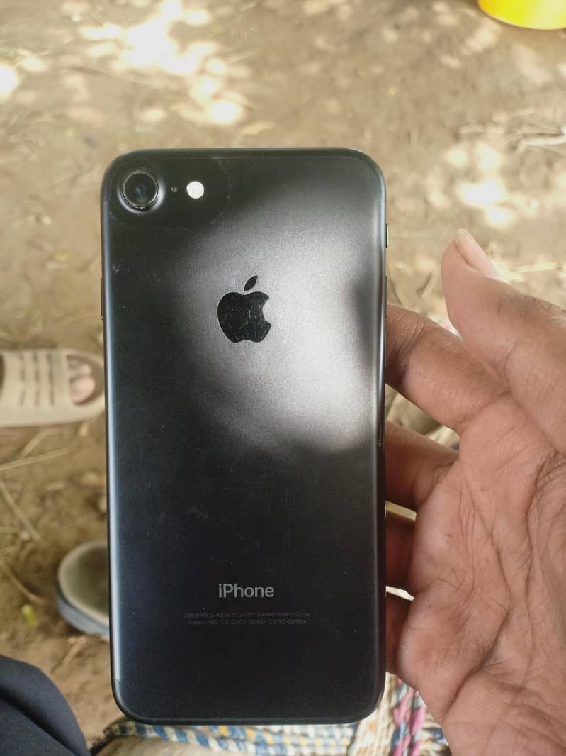 Apple iPhone 7 1