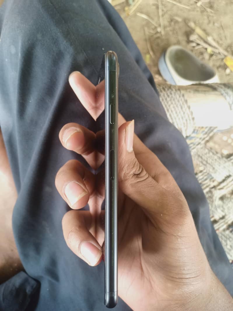 Apple iPhone 7 2