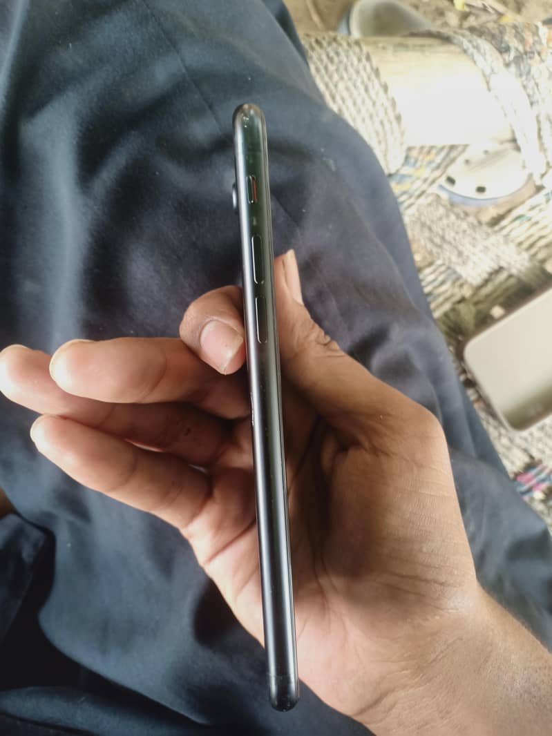 Apple iPhone 7 3