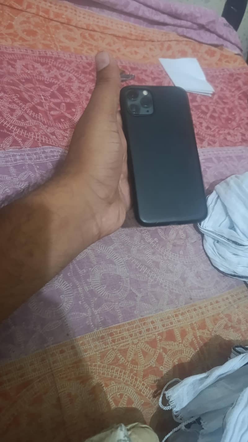 Apple iPhone 11 Pro 0