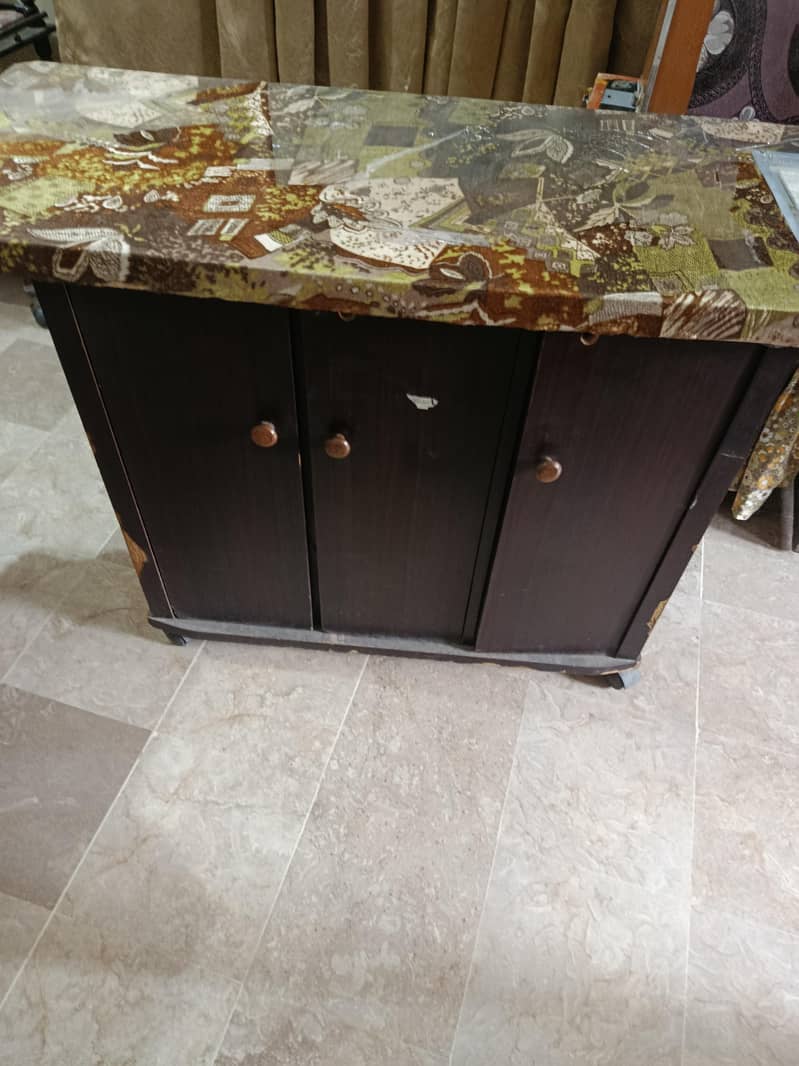 iron table 0