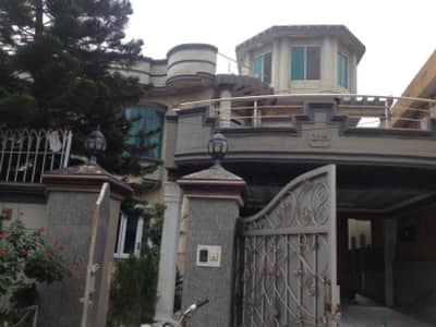Ideal location triple story