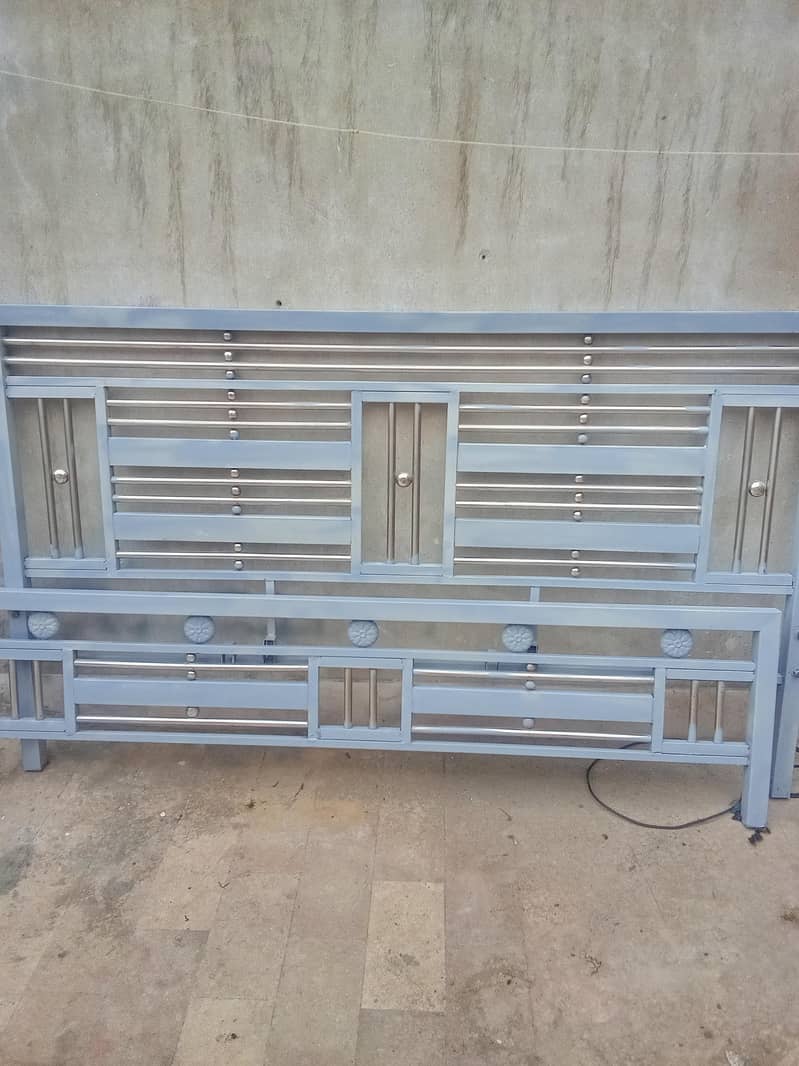 iron bed 1