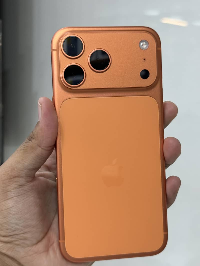 Apple iPhone 17 Pro Max 0