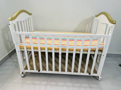 Selling baby Cot