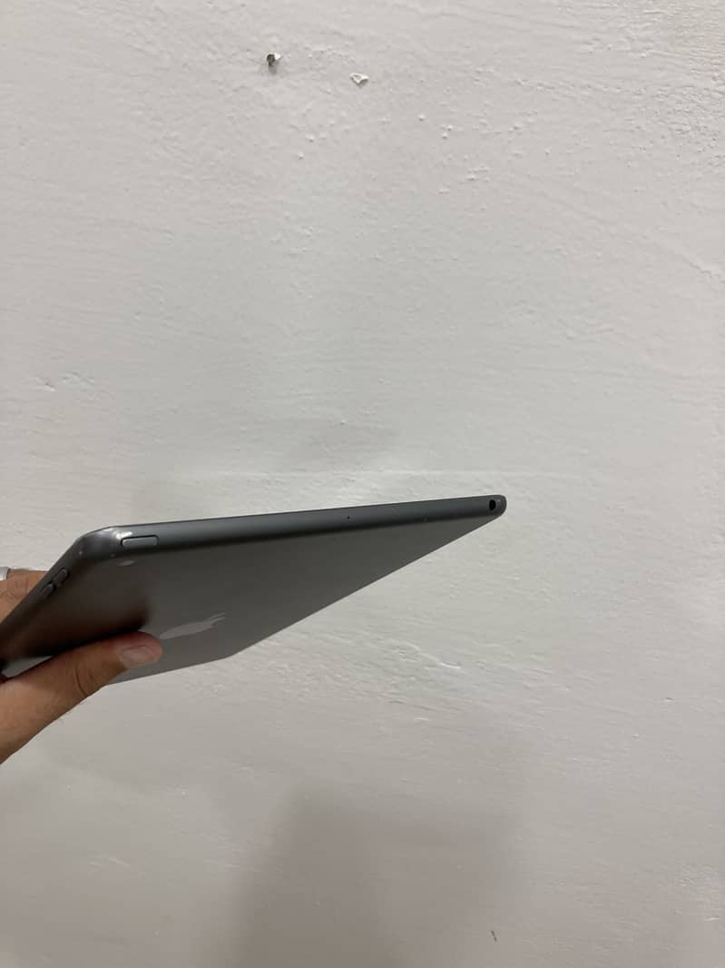 iPad 7th Generation 3