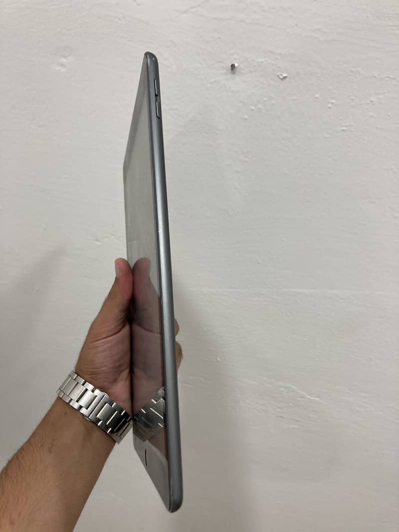 iPad 7th Generation 6