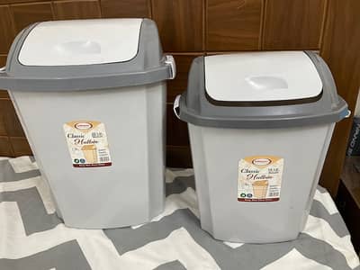 Large Plastic Dustbin with Lid