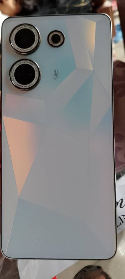 Tecno CAMON 20