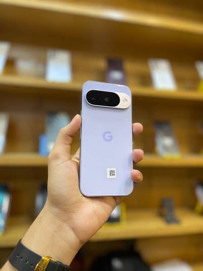 Google Pixel 10 16GB 128GB OEM Unlock 120Hz 9/10 Condition Karachi