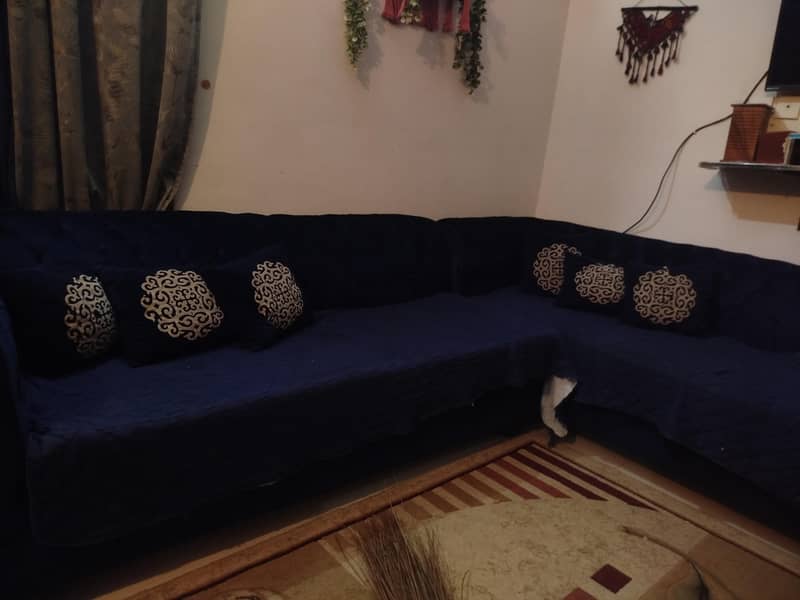 L shape sofa 0