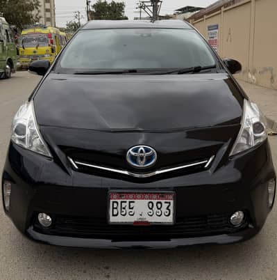Toyota Prius Alpha 2012