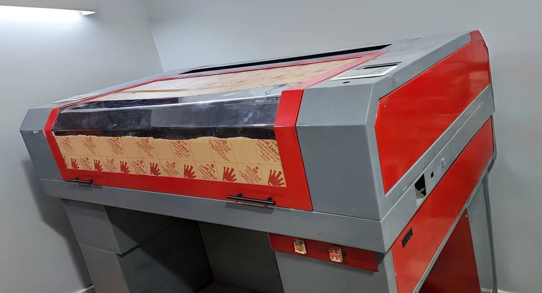 Laaer Cutting Machine (4x2) 1
