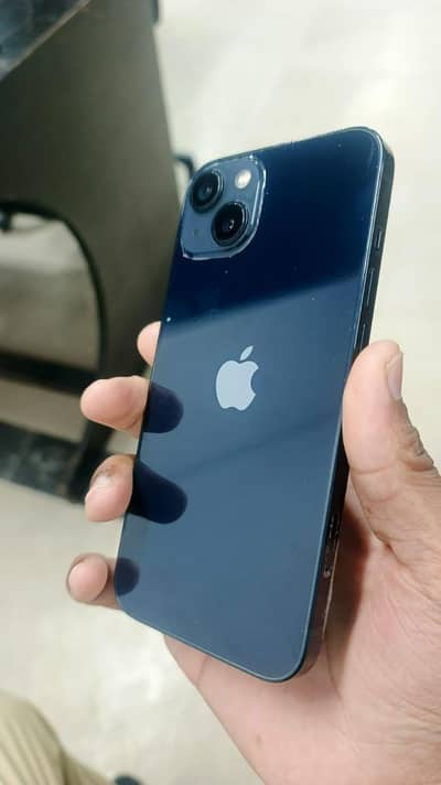 Apple iPhone 13