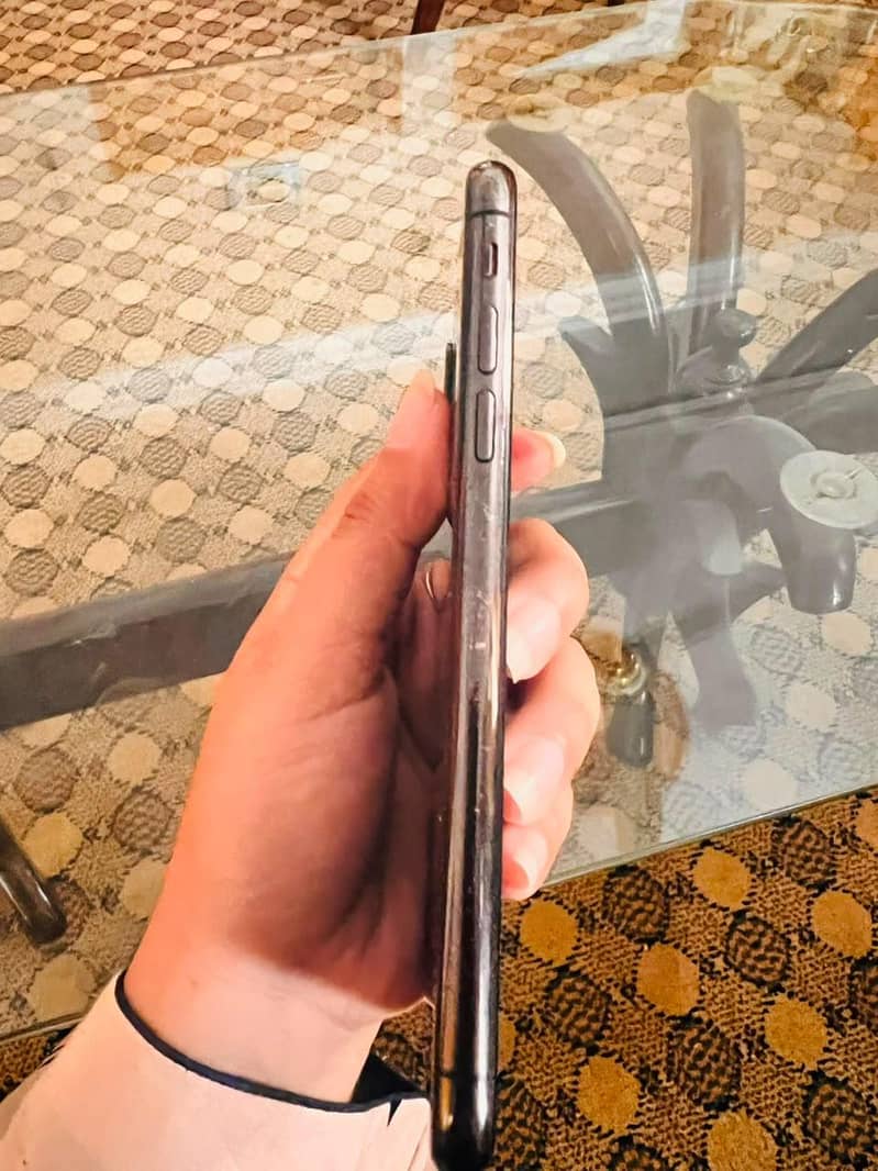 Apple iPhone X 3