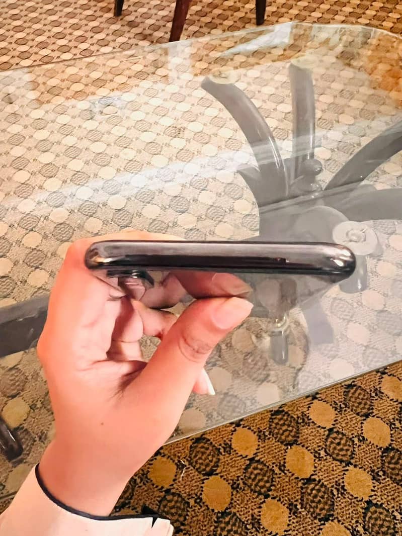 Apple iPhone X 5
