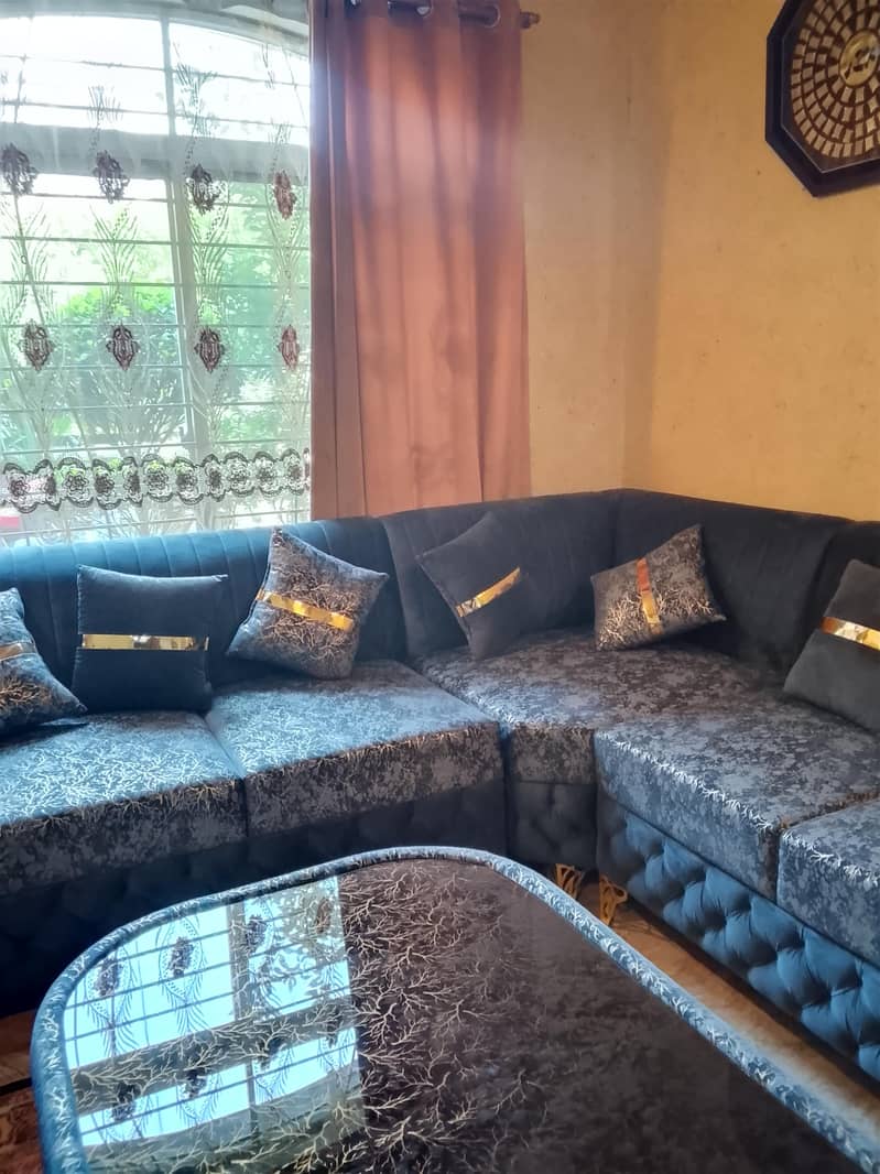 L shaped sofa with table 5