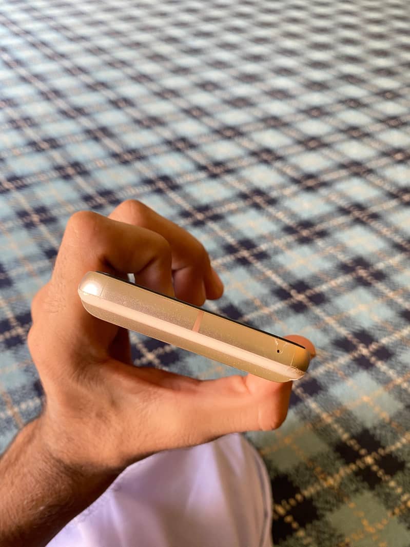 Google Pixel 8 2