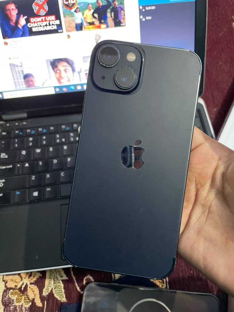 Apple iPhone 13 0