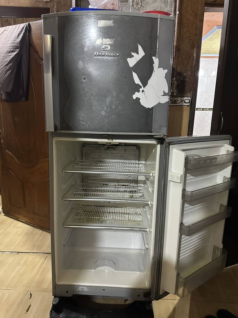 Dawlance fridge 0