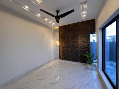 12 Marla House For Sale in LakeCity