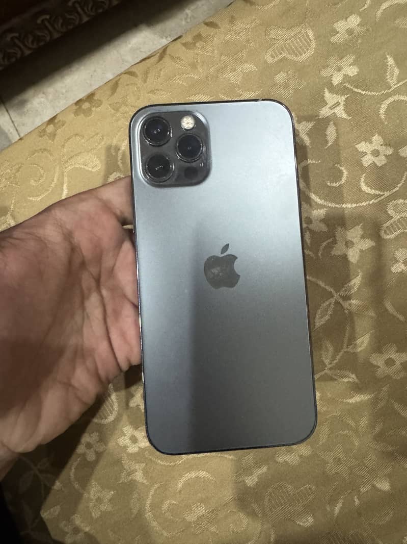 Apple iPhone 12 Pro 3