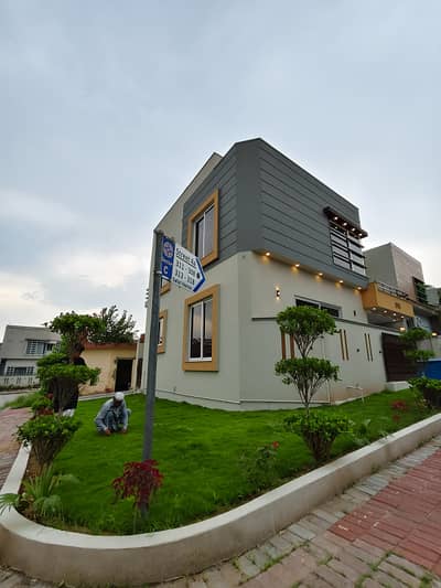 6.5 MRLA DOUBLE UNIT CORNER HOUSE FOR SALE WITH BEAUTIFUL LAWN