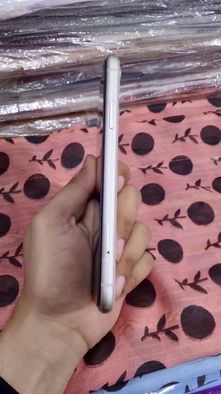 Apple iPhone 11 2