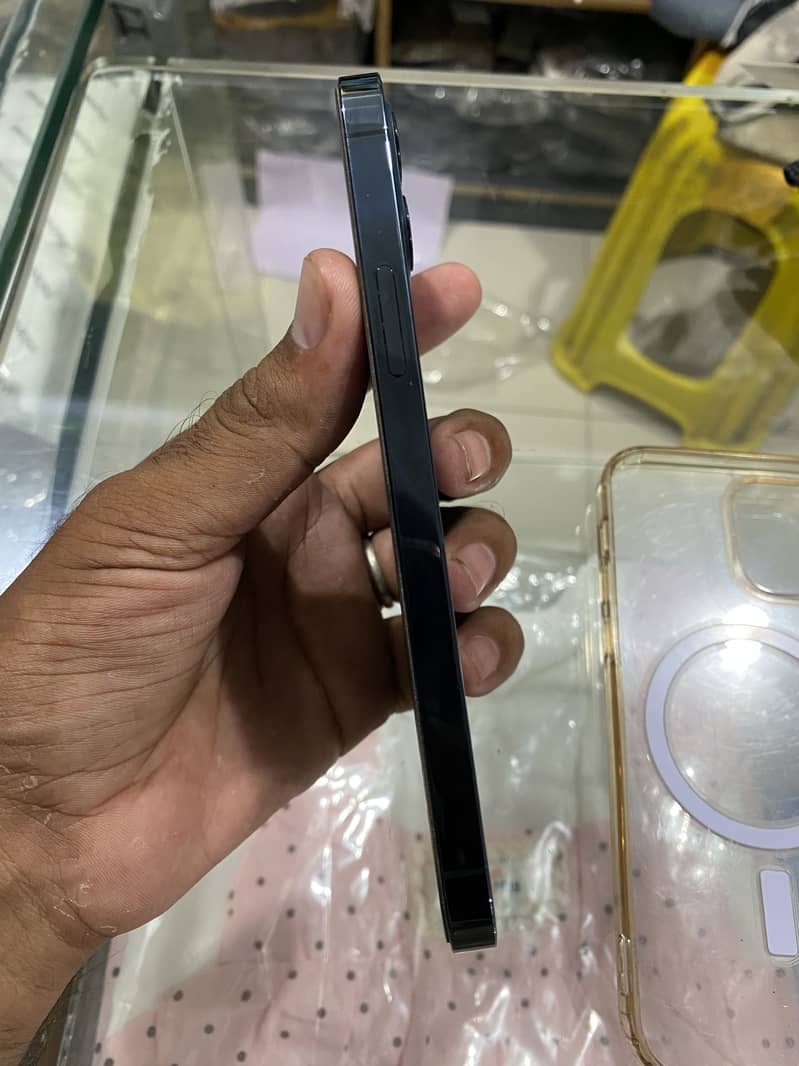 Apple iPhone 12 Pro 1