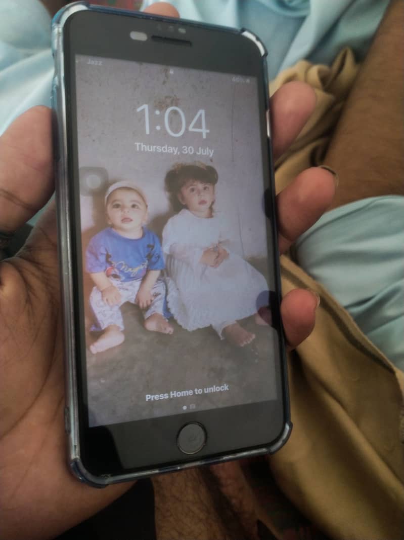 Apple iPhone 7 Plus 9