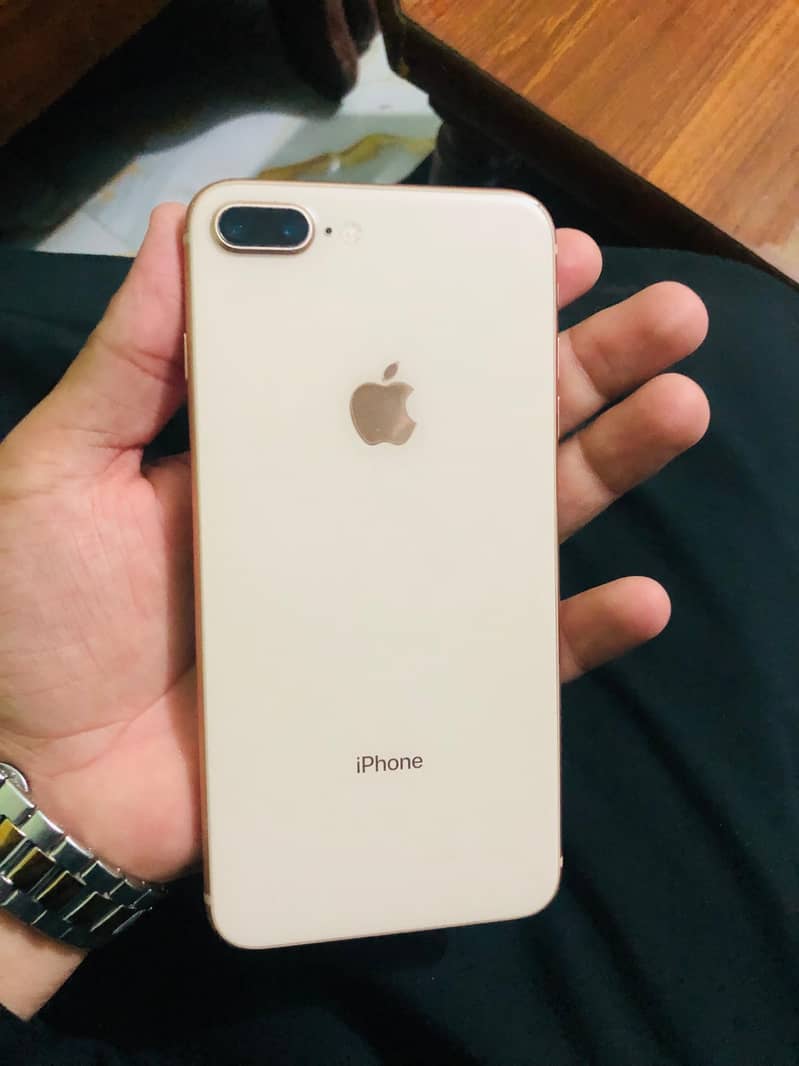 Apple iPhone 8 Plus 0